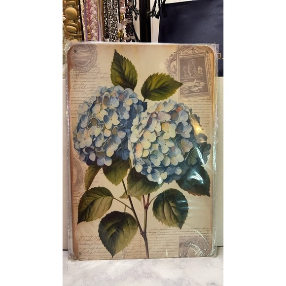 Other - Vintage Style Metal Wall Art with Hydrangea Design